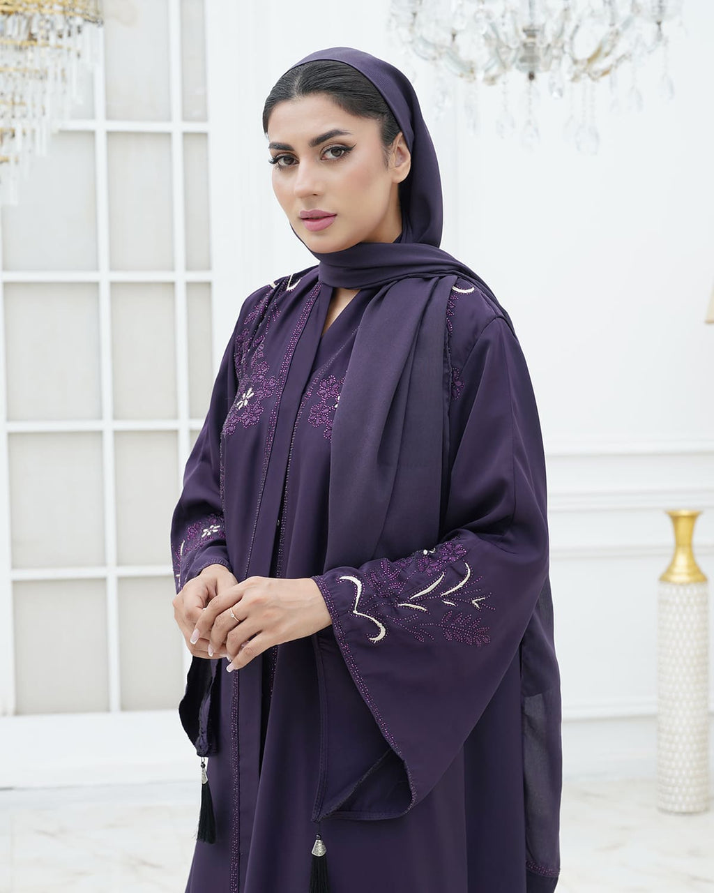 Delara Abaya