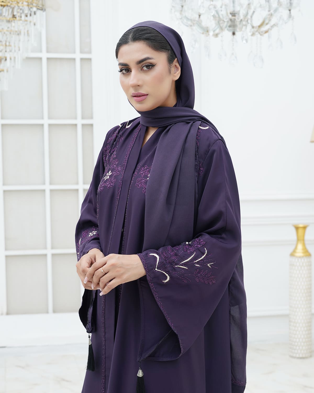 Delara Abaya