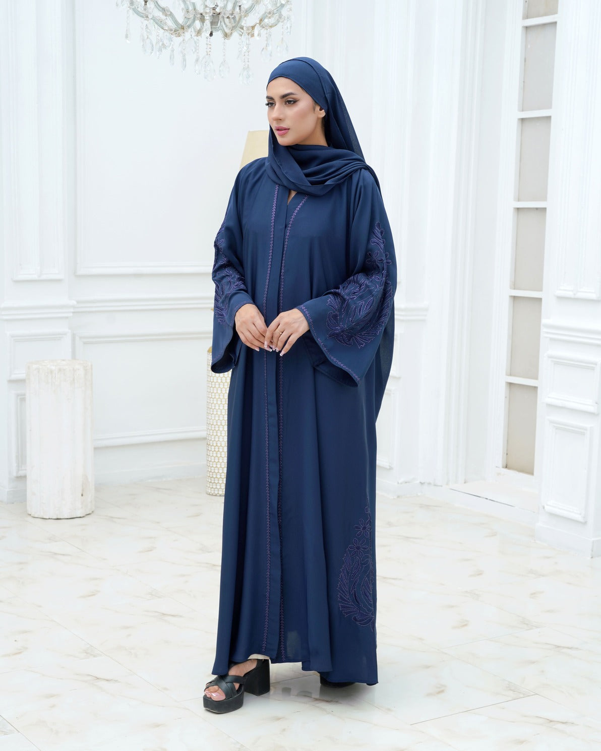 Niloufar Abaya
