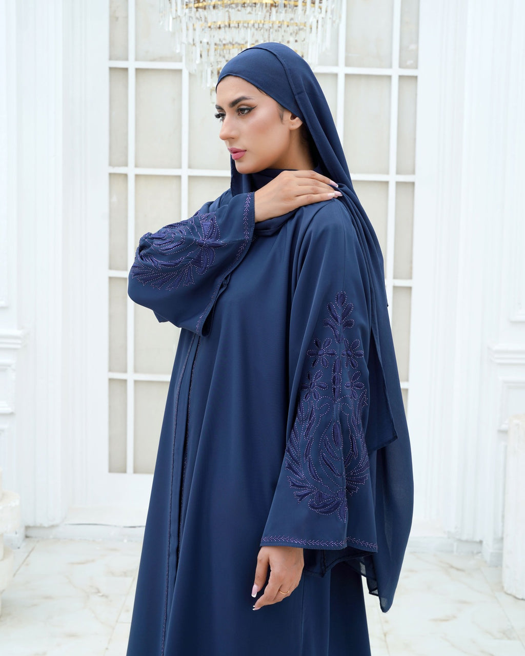 Niloufar Abaya