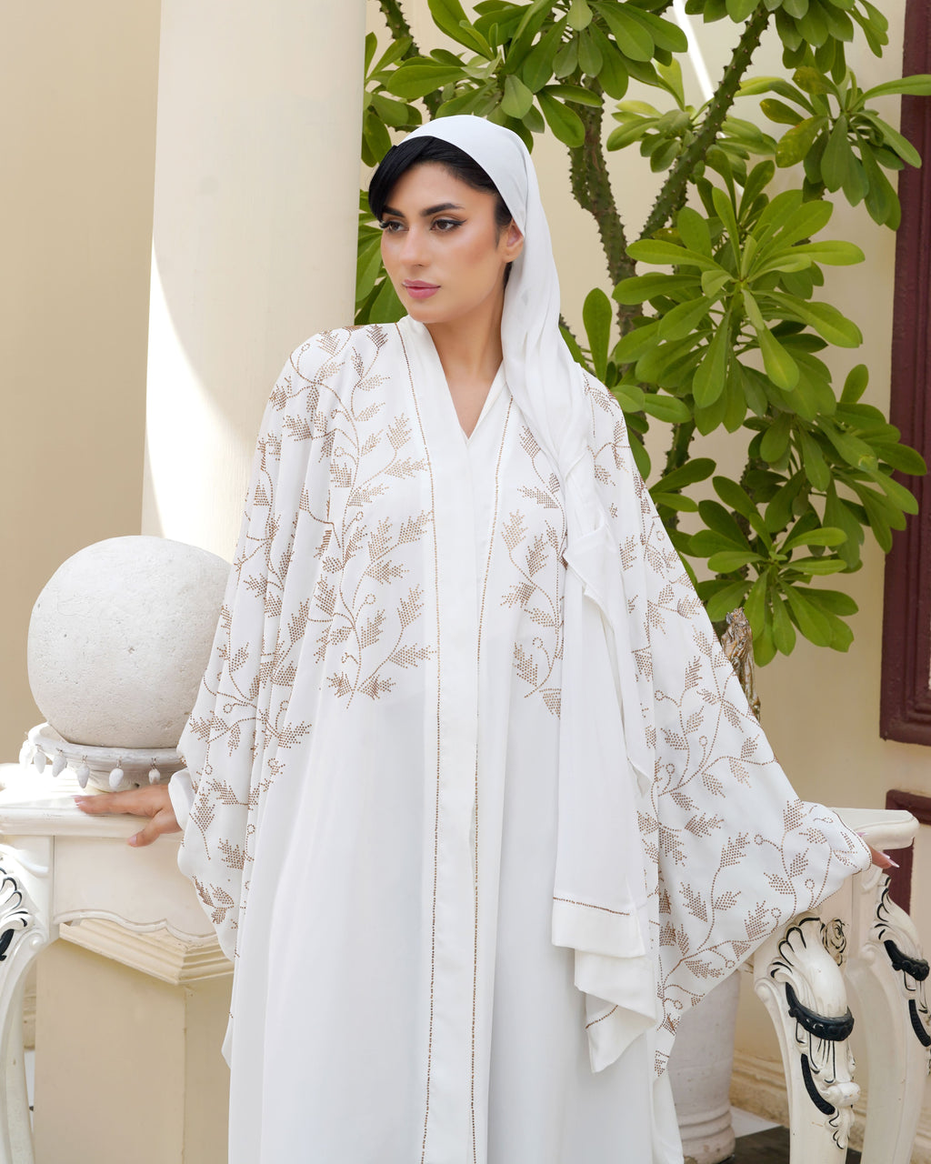 Tehreem Diamond Studded Abaya