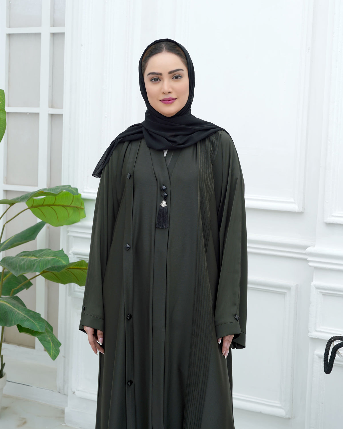 Parisa Abaya