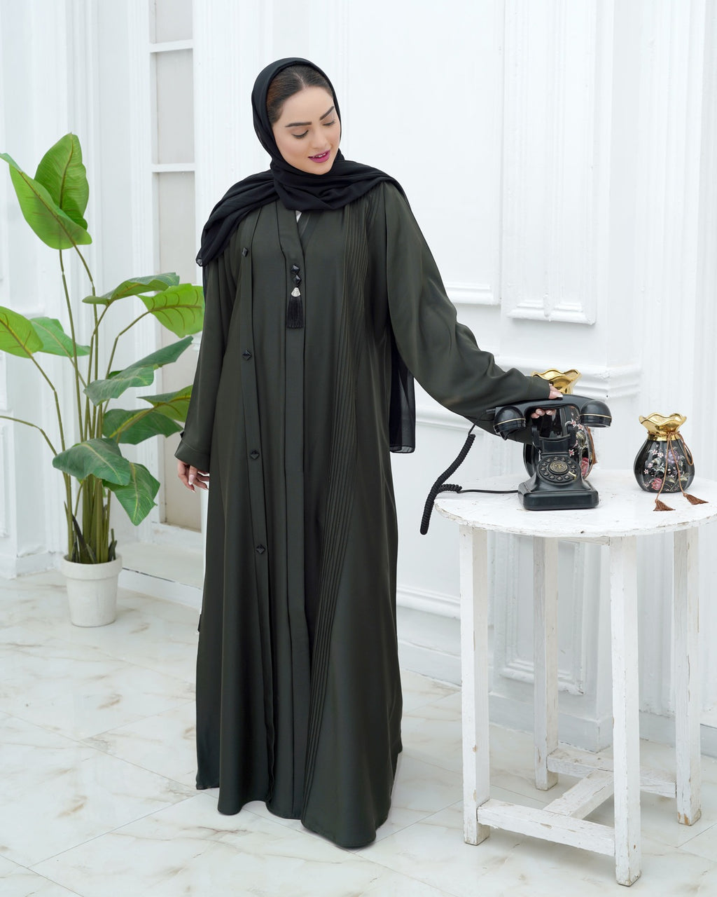 Parisa Abaya