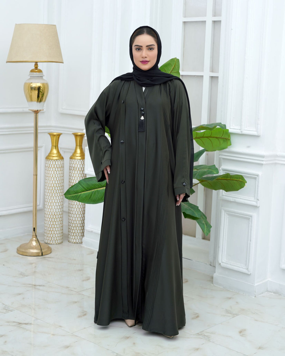 Parisa Abaya